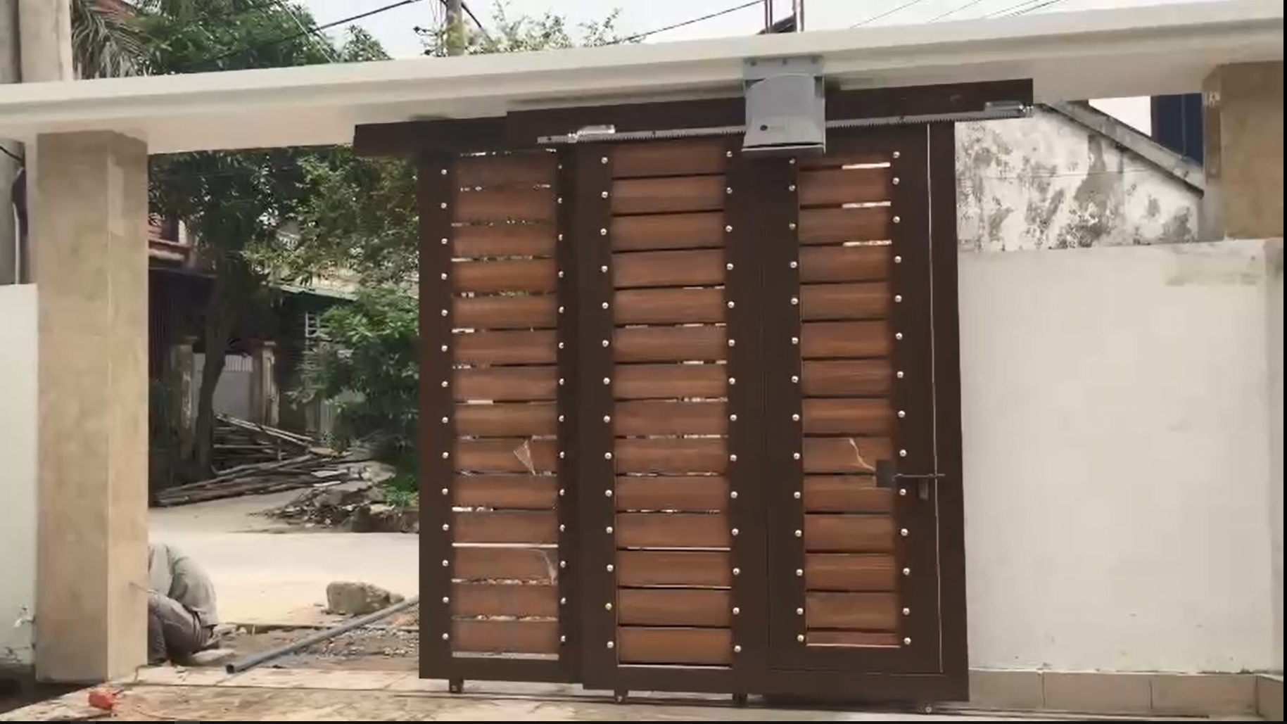 Lắp đặt cổng trượt tự động Dynamos KingGates tại nhà phố Thái Nguyên