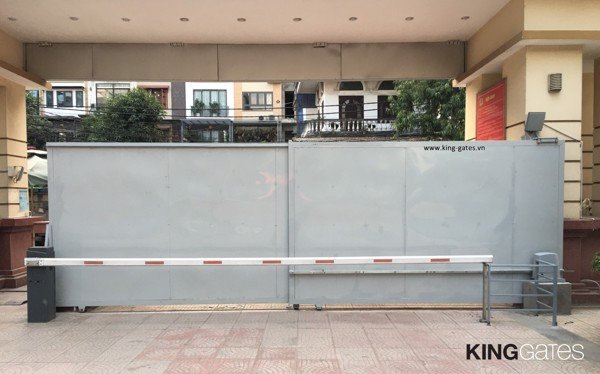 Công trình lắp motor trượt ngang DynamosXL 1800 cho cổng cơ quan tại Định Công - Hà Nội